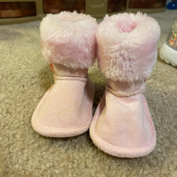 Size 1 Furry boots - Picture 2 of 2